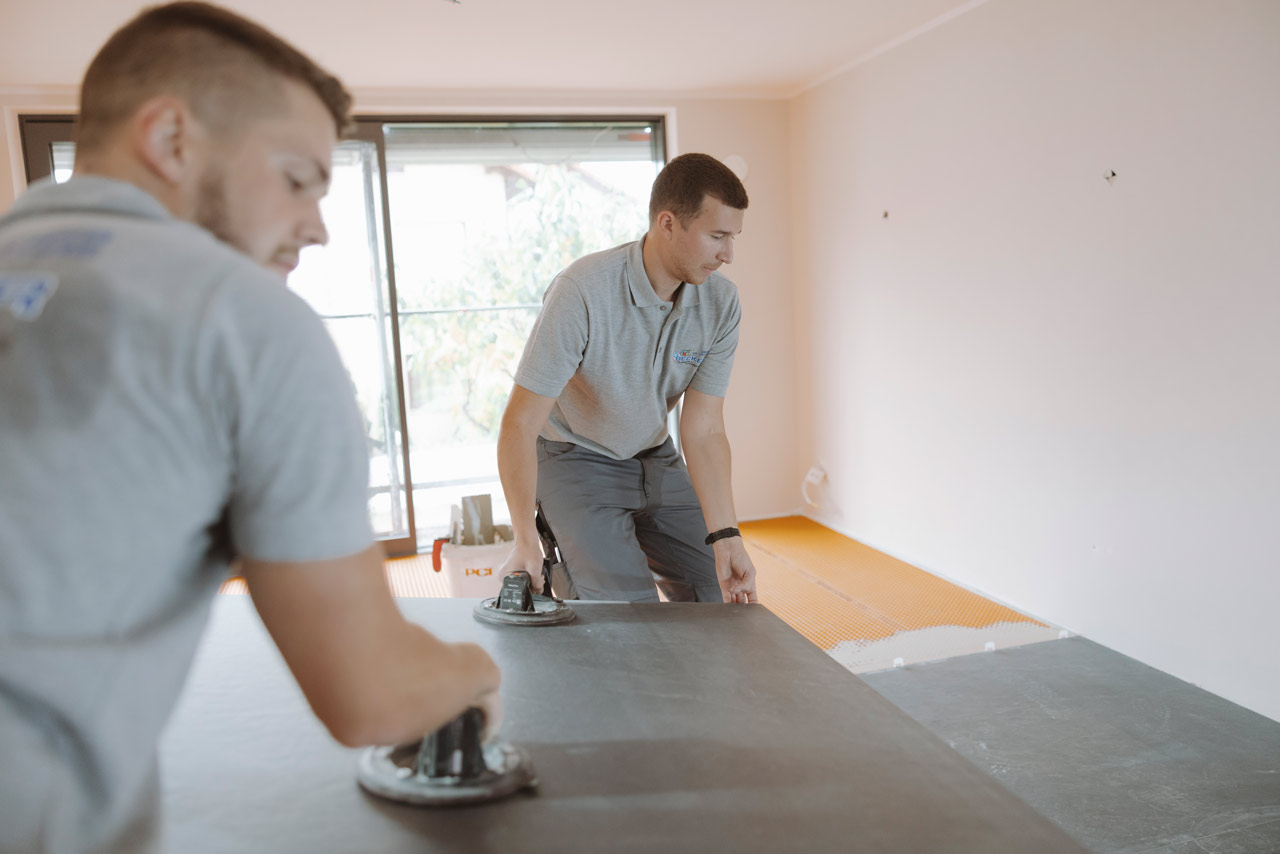 Team von Fliesen Becker bei der Arbeit.