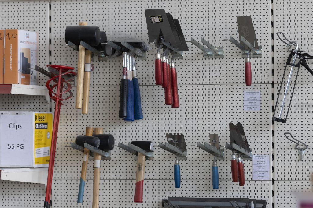 Fliesenausstellung mit großer Produktauswahl.